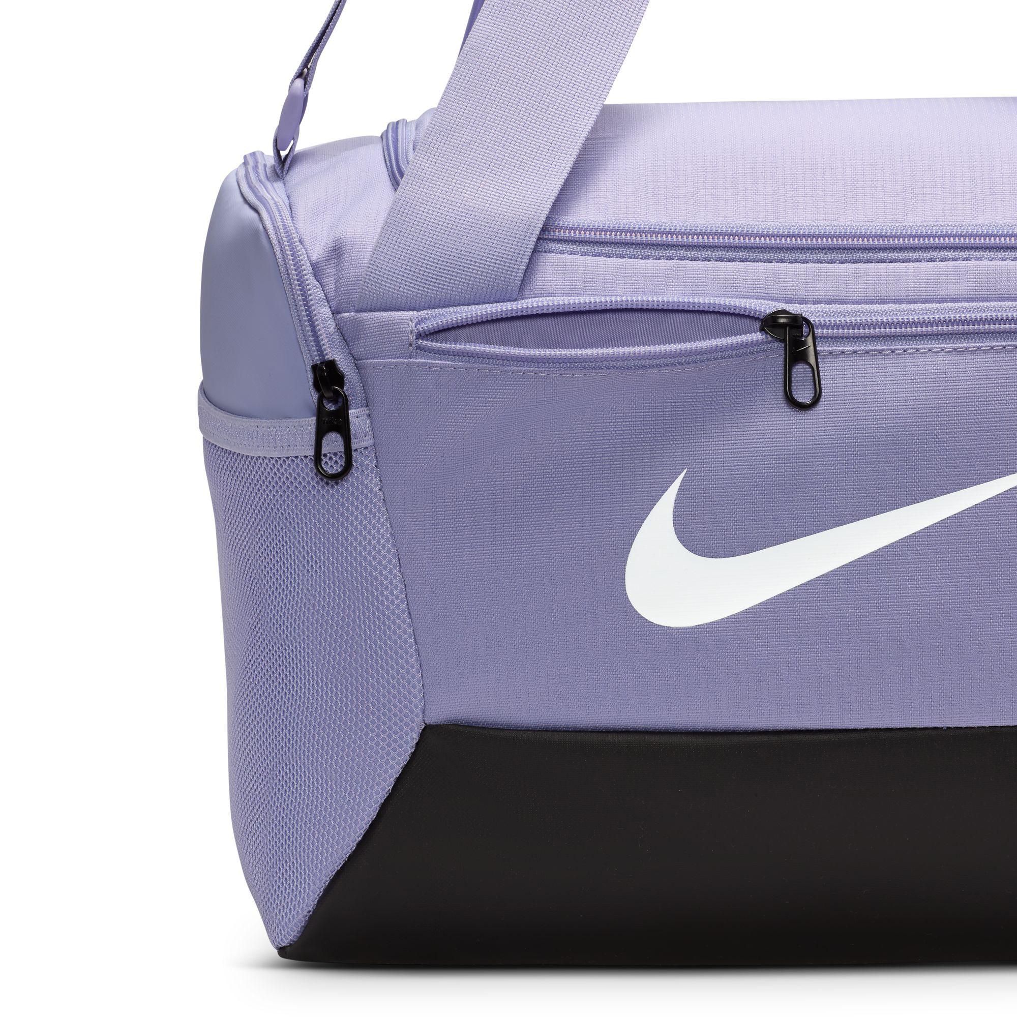 NIKE Brasilia 9.5 ( 25L) Sporttasche 